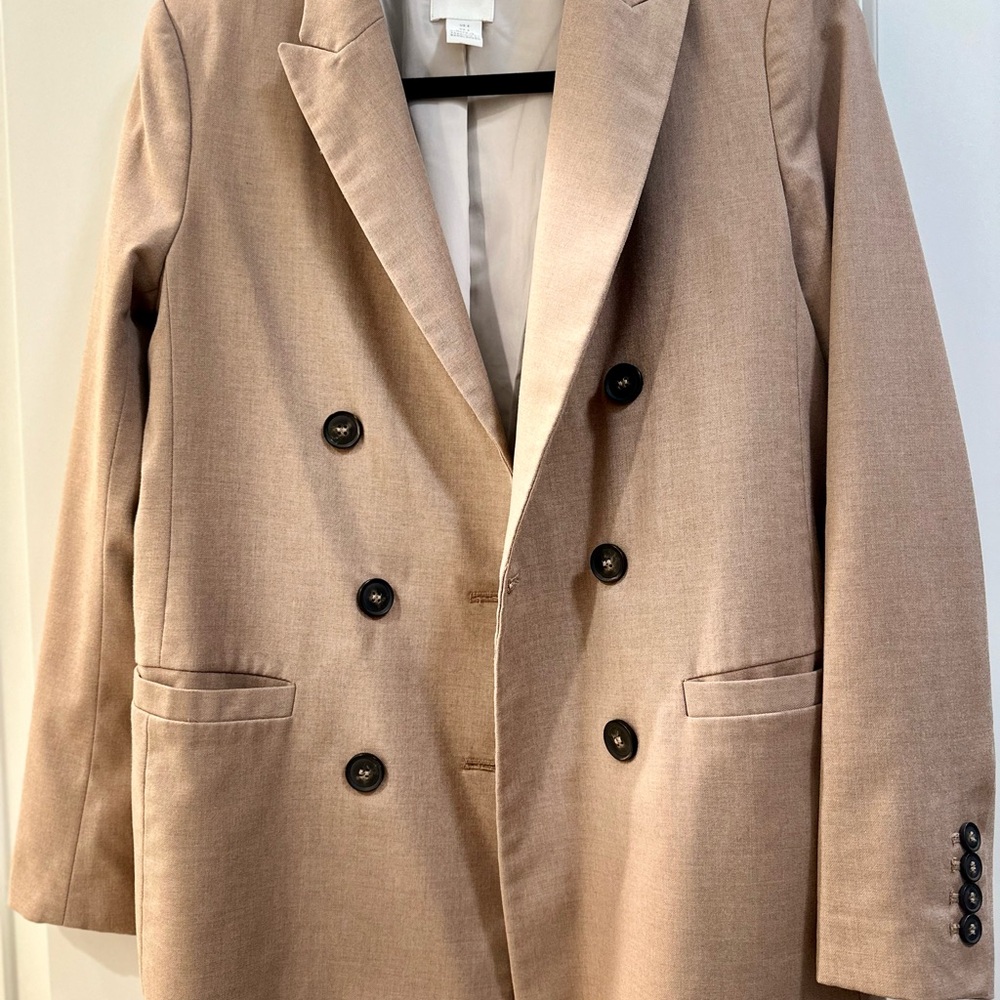 Tan Double-Breasted Blazer with Wide Lapels